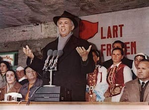 Ever Hoxha quando era al potere.